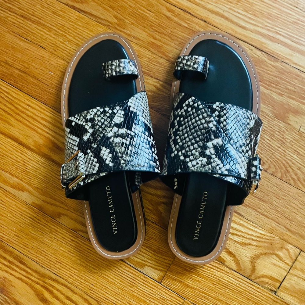 NWOB-Vince Camuto Black and Tan Sandals with Cushioned Comfort